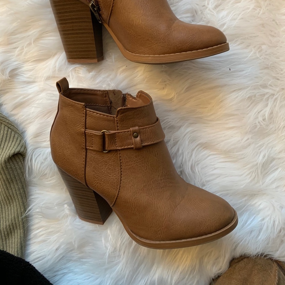 Heeled booties